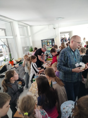 4c5e1006-6fd5-46db-a94b-965ada77f7cf