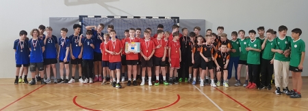 3 miejsce w Międzyszkolnych zawodach z piłki ręczną dziewcząt i chłopców klas 4-6