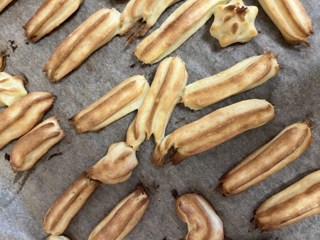 Hiszpańskie churros smażone versus pieczone- które wybrać?