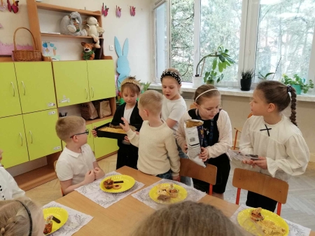 Śniadanie świąteczne w klasie 1a.
