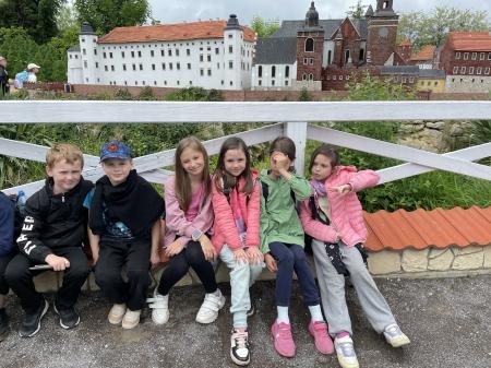 Klasy 2b i 3c odwiedziły Bałtów