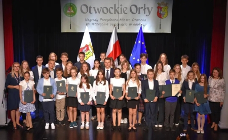  Nagrody Prezydenta Miasta Otwocka dla Najwybitniejszych uczniów Otwockich Szkół Podstawow
