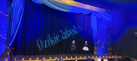 klasa IVb na spektaklu muzycznym pod tytułem ''Dzikie łabędzie''