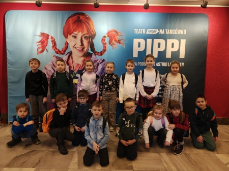 Klasy 1a, 2c i 3b na spektakl pt. ''Pippi''