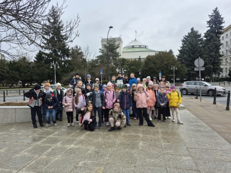 Klasy 1b i 2a na wycieczce w Sejmie