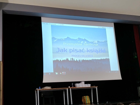 Spotkanie autorskie klasy IV z panem Przemysławem Jakóbczykiem