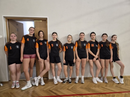 Zawody w piłce koszykowej dziewcząt klas 7–8
