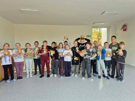 Dbamy o tradycje-kiszenie kapusty w klasie 3a.