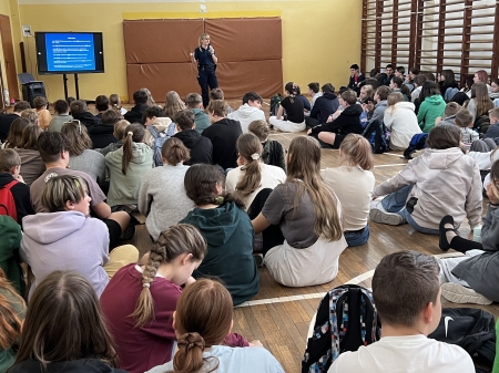 Spotkanie z panią policjant dla klas 4-8